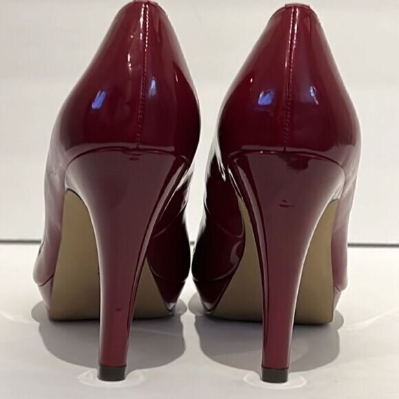 Ellen Tracy Patton Cherry Red Heels Size 7.5 - Picture 4 of 15